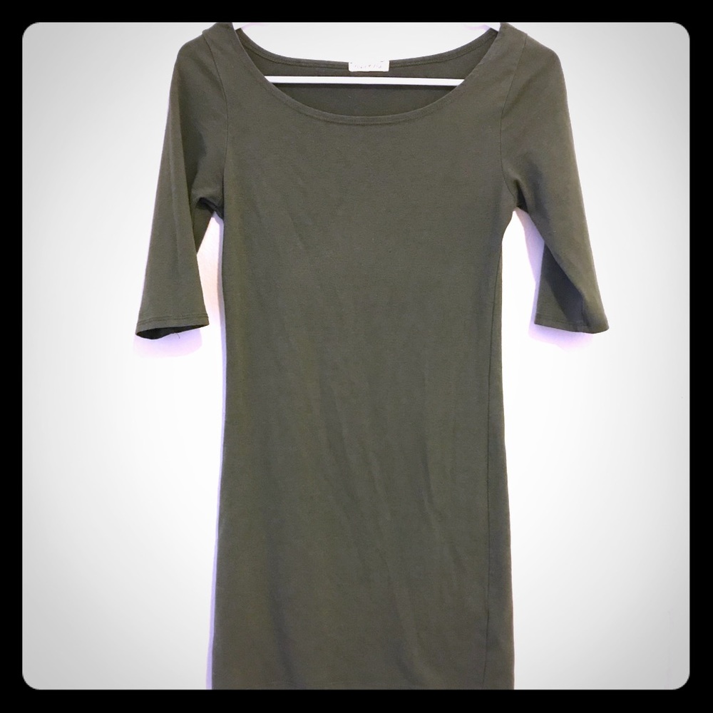 Body hugging midi dress
